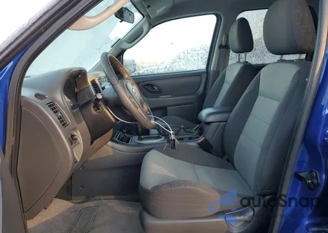 2005 Ford Escape Xls z USA, uszkodzony, nr VIN 1FMCU92Z95KD13833